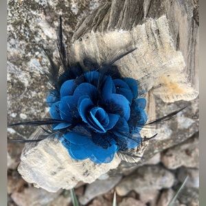 Blue/Black Feather Clip-Lapel Pin